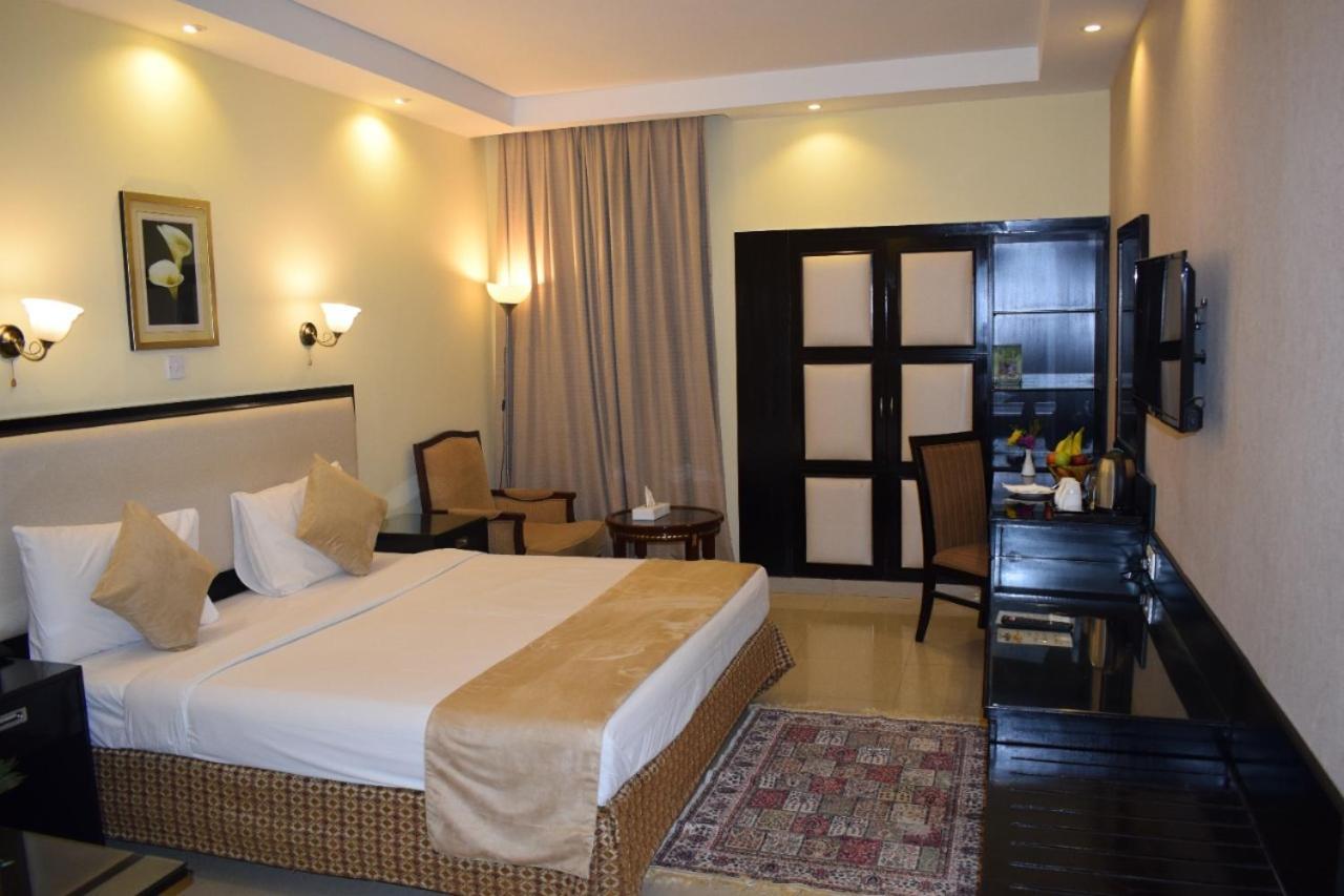 Palm Beach Hotel Dubai Dış mekan fotoğraf