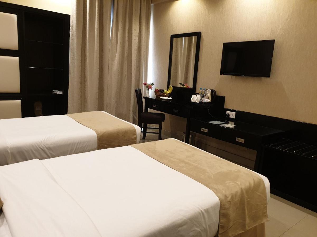Palm Beach Hotel Dubai Dış mekan fotoğraf